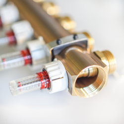 Rozdzielacz mosiężny 14 obwody do C.O. z grupą POMPOWĄ WILO