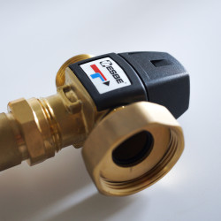 Rozdzielacz mosiężny 11 obwodów do ogrzewania podłogowego z POMPĄ GRUNDFOS