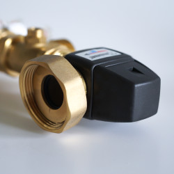 Rozdzielacz mosiężny 7 obwodowy ze złączkami PEX + Pompowa GRUNDFOS oraz SKRZYNKA NATYNKOWA do ogrzewania podłogowego C.O.